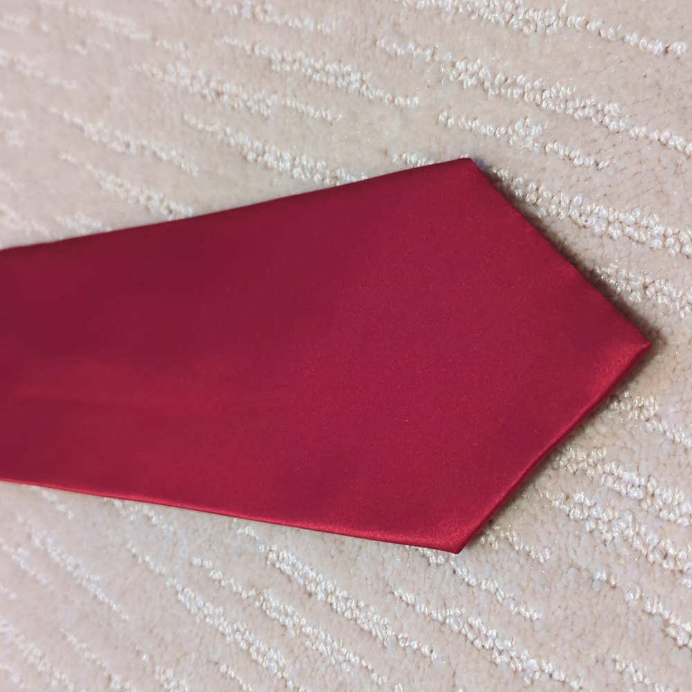Via Europa Tie